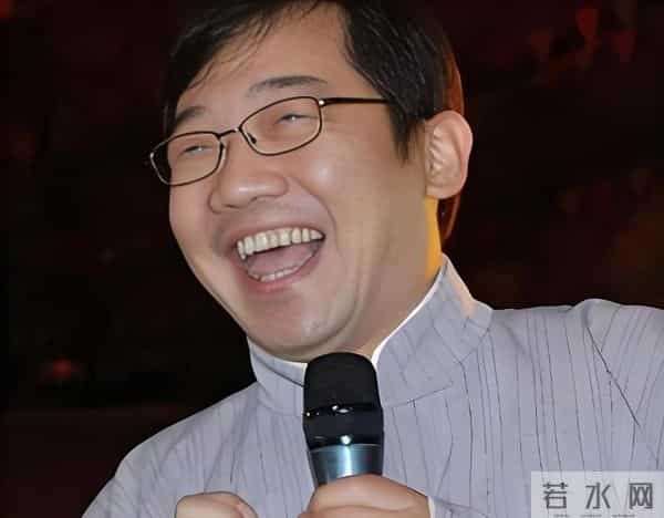 16年前，他把黄家驹念成黄家“狗”，自以为幽默，却意外断送前程