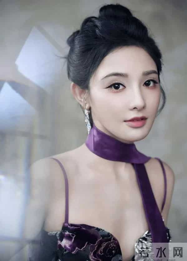 彭小苒——玲珑身材，性感女神