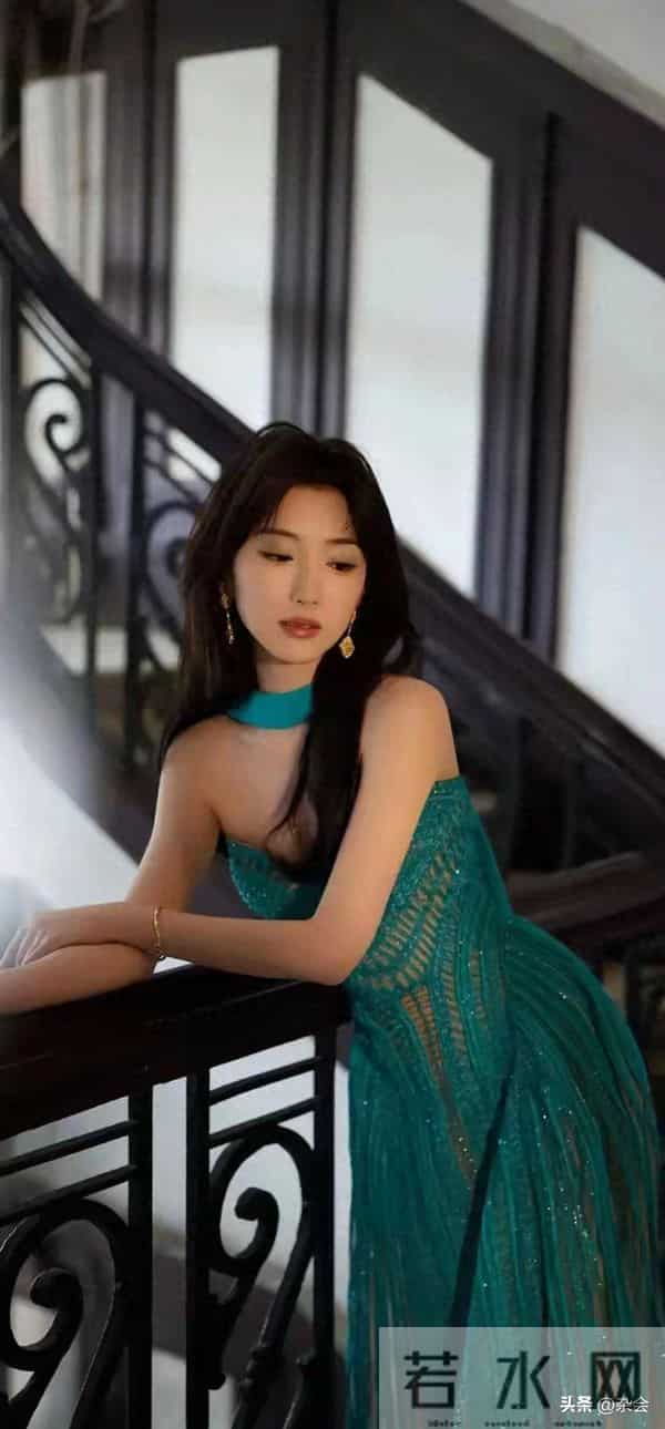 毛晓彤私下也太美了吧！本人比照片更动人，这颜值谁能不爱！