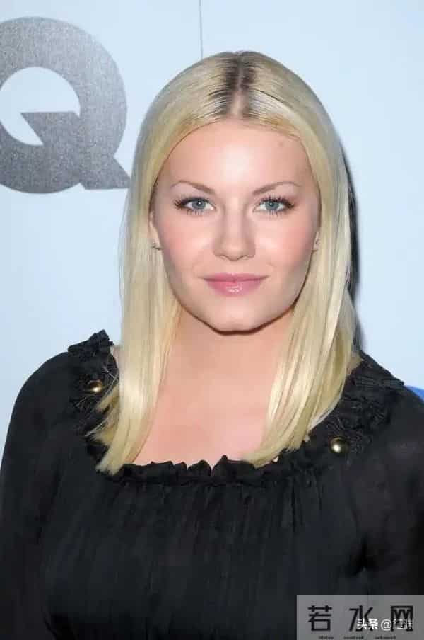 伊丽莎·库斯伯特,邻家女孩的银幕人生：伊丽莎·库斯伯特的蜕变之旅