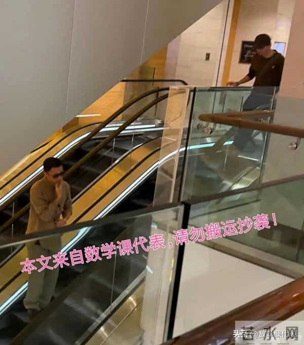谢霆锋与儿子逛商场距离过远被网友指责，霍汶希或道明真正原因！