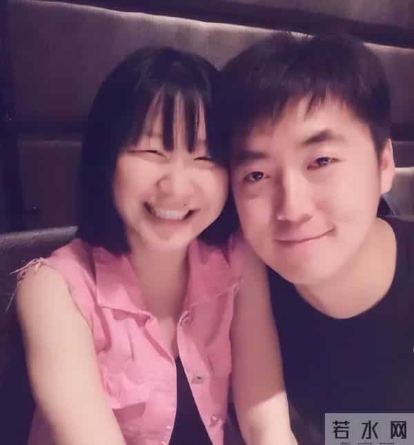 “草根女孩”金靖：成名不易，即使被开黄腔，也不敢得罪资本