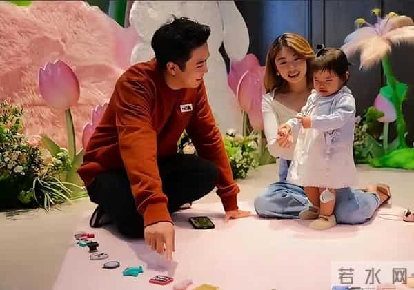 程晓玥官宣怀二胎！孕反严重仍跨国工作，孕肚明显状态依旧在线