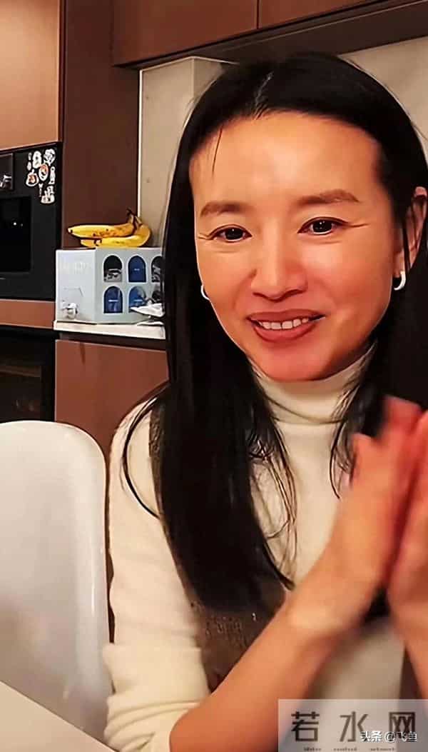 董洁直播间不小心关掉美颜后的样子，网友直呼梦被惊醒了