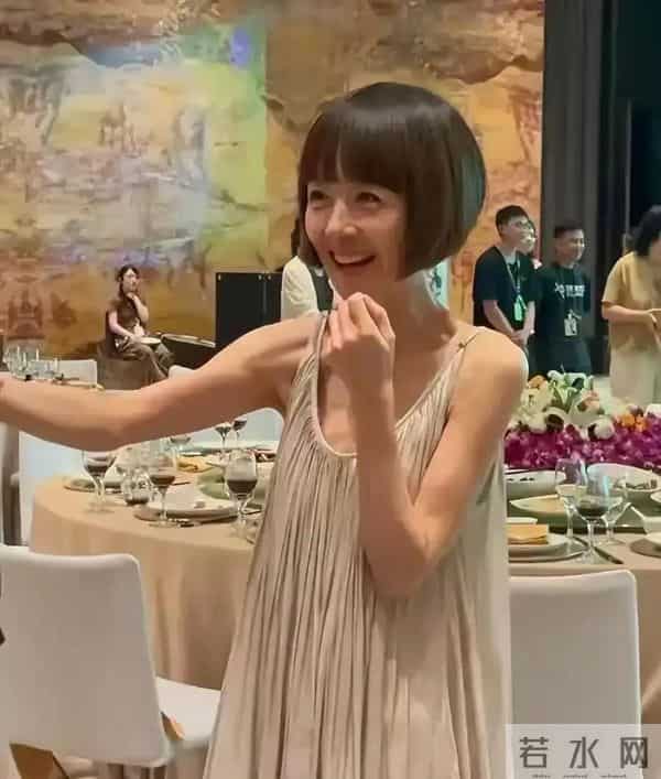 面相都变了！55岁鲁豫也没有想到，自己发福后开始逆生长