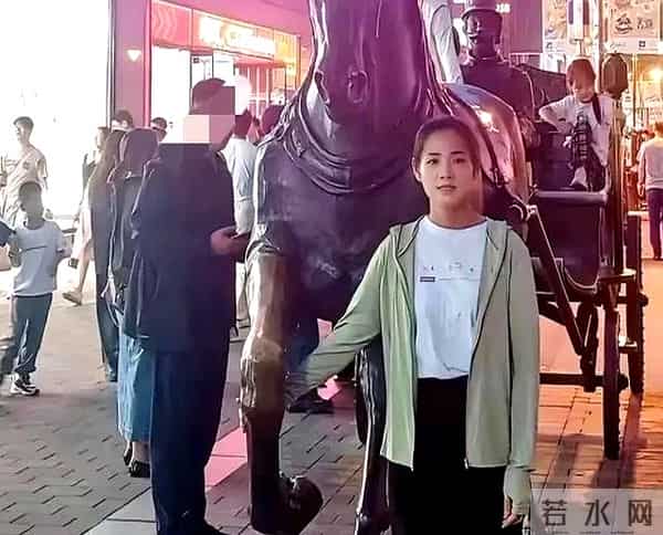 瑾汐大哥的儿子意外露面，大嫂把老公和孩子照顾的白白胖胖