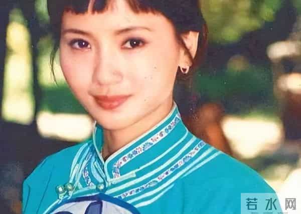 不拍吻戏、不嫁豪门，30岁自毁前程演妈妈，丈夫是她叛逆的后盾