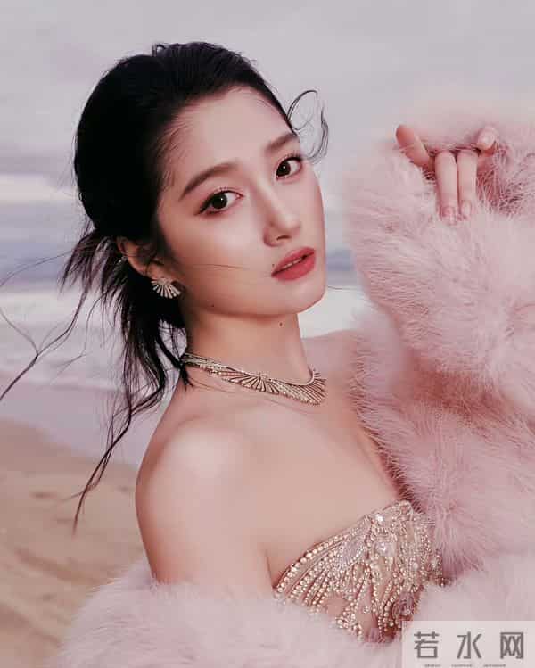 关晓彤——顺从不了所有人的心意，我只选择做我自己