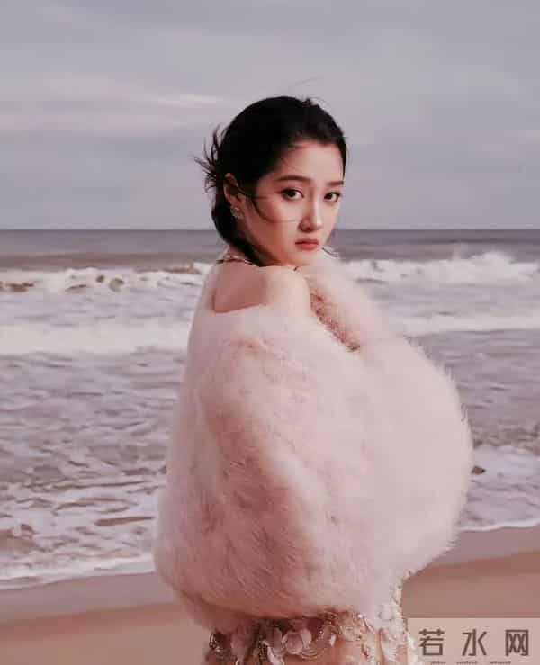 关晓彤——顺从不了所有人的心意，我只选择做我自己