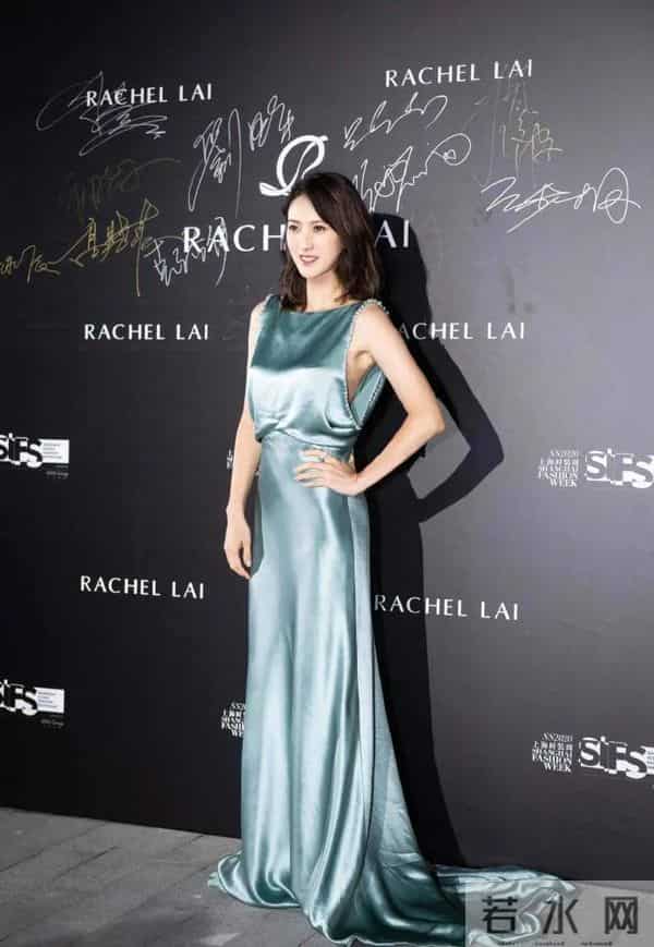 隋俊波和靳东分手以后，转身嫁给了父亲为她选的男人，如今很幸福