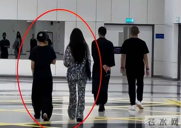 没想到，被曝和女明星同居传闻的王菲女儿窦靖童 会让王菲体面难保