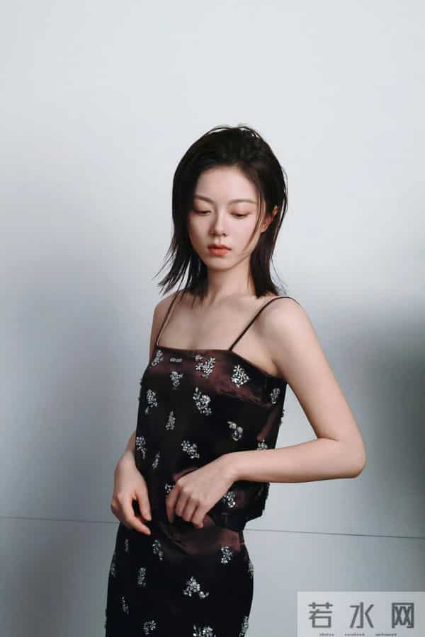 赵今麦性感小吊带