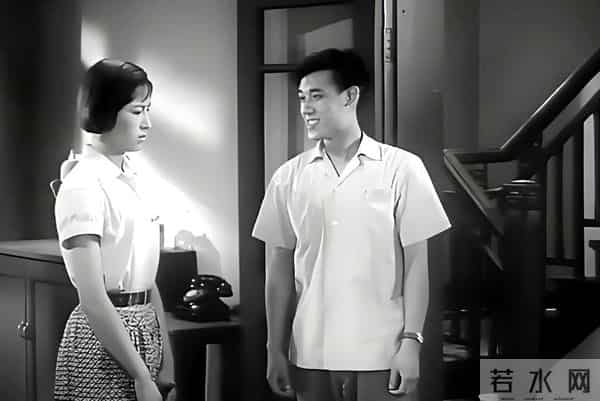 久别重逢，风骨依然：85岁著名戏骨达式常归来，光影中的永恒君子