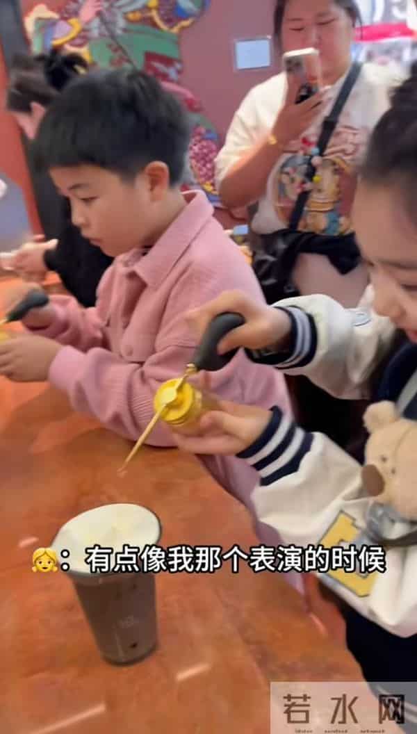 离婚4年，佟丽娅“小心思”彻底藏不住了，难怪和陈思诚频繁互动