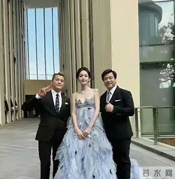 这位美女是谁？她的美无人能敌，杨幂 刘诗诗 刘亦菲来了也甘拜下风