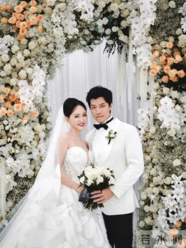 陈乔恩小9岁老公艾伦否认出身豪门！坦言自己配不上陈乔恩