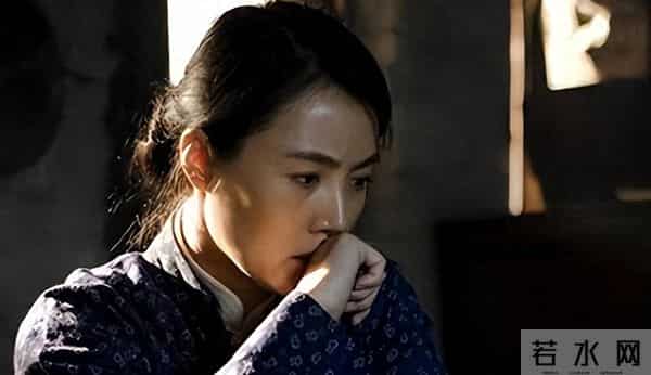 姜文让她“一脱成名”，戏外却守身如玉，如今52岁了还没找到对象