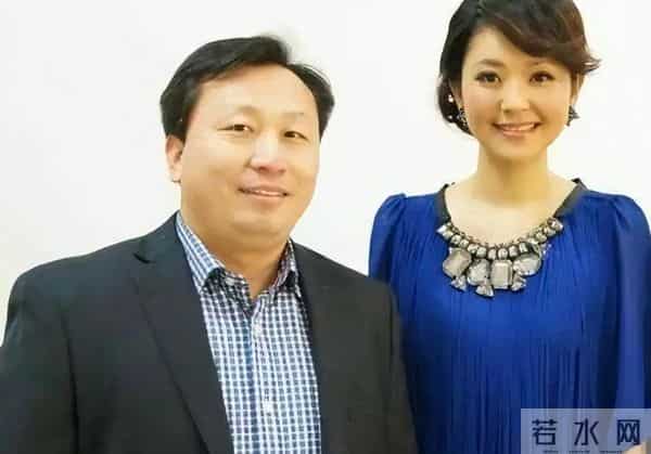 央视著名主持人与大8岁领导闪婚,婚后分居多年,她过得幸福吗?