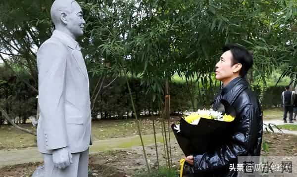 于和伟人设崩塌？官媒揭开真实现状，警示“造神”陷阱