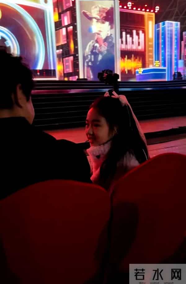 离婚4年，佟丽娅“小心思”彻底藏不住了，难怪和陈思诚频繁互动