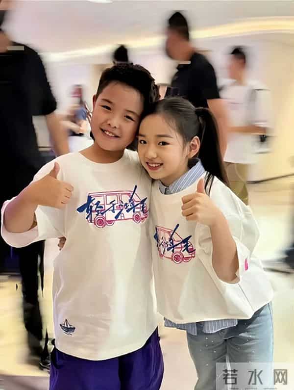 离婚4年，佟丽娅“小心思”彻底藏不住了，难怪和陈思诚频繁互动