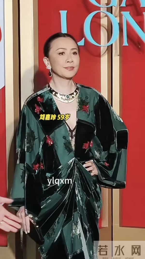 “不老女神”都是假的？60岁刘嘉玲生图，可以打败95％的女人