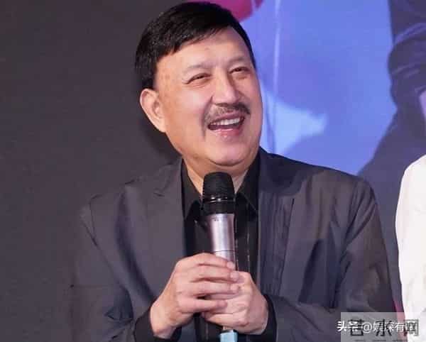 当年一代歌王，却沦为人人喊打的台D分子，如今妻离子散令人唏嘘