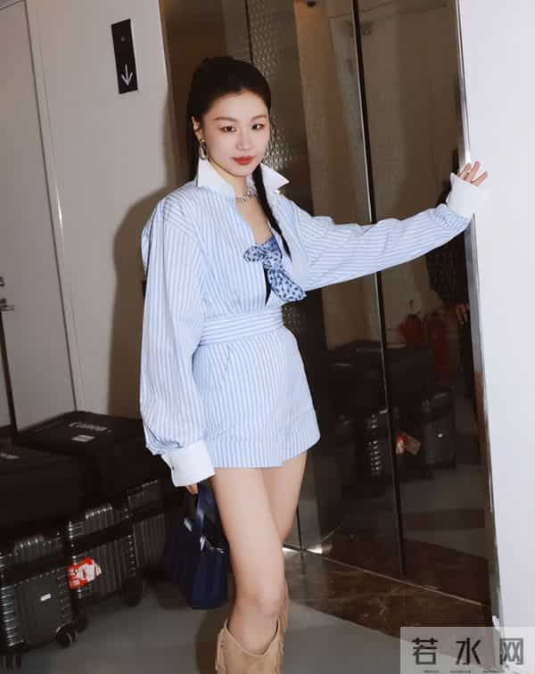 “草根女孩”金靖：成名不易，即使被开黄腔，也不敢得罪资本