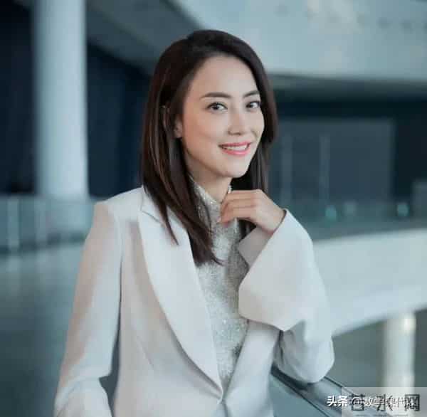 谢霆锋与儿子逛商场距离过远被网友指责，霍汶希或道明真正原因！