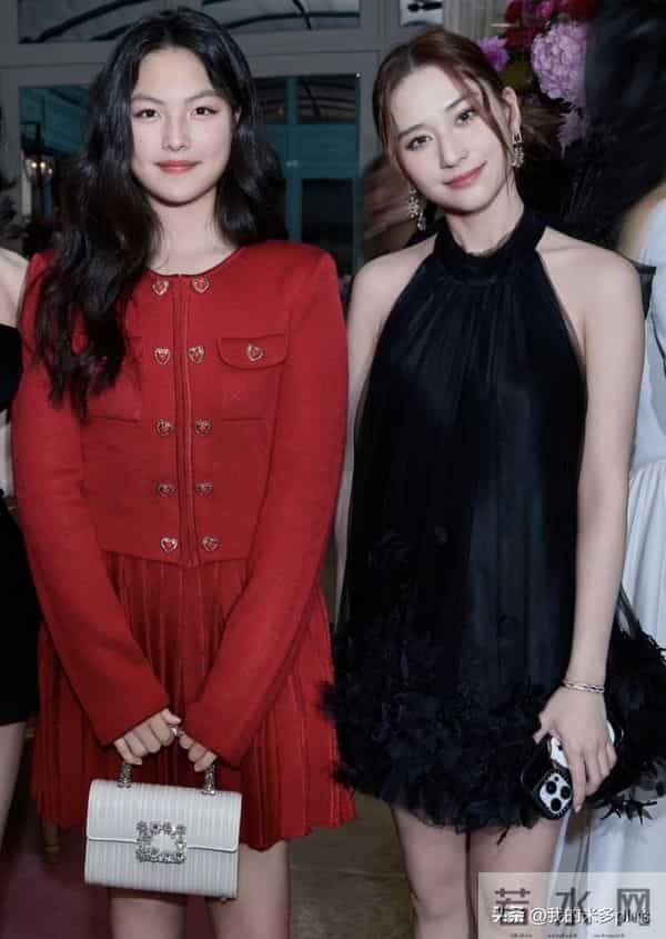 王诗龄现身上海，16岁气场不输赌王千金何超莲，王岳伦当女儿保镖