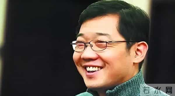 16年前，他把黄家驹念成黄家“狗”，自以为幽默，却意外断送前程