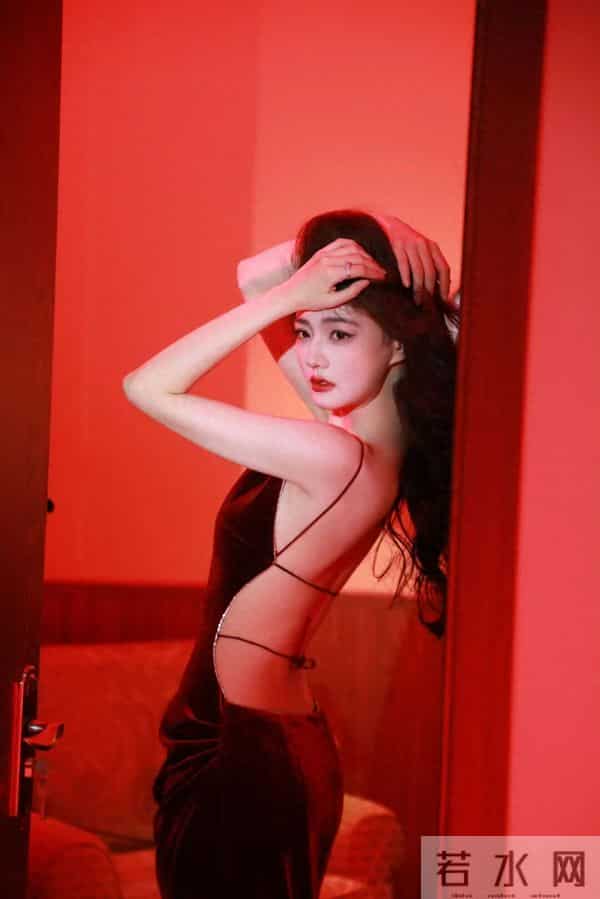 徐璐最性感的造型，没有之一，腰臀比让男人直流口水？