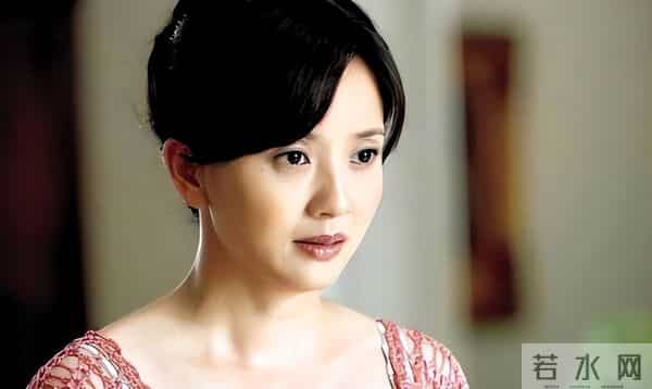 不拍吻戏、不嫁豪门，30岁自毁前程演妈妈，丈夫是她叛逆的后盾