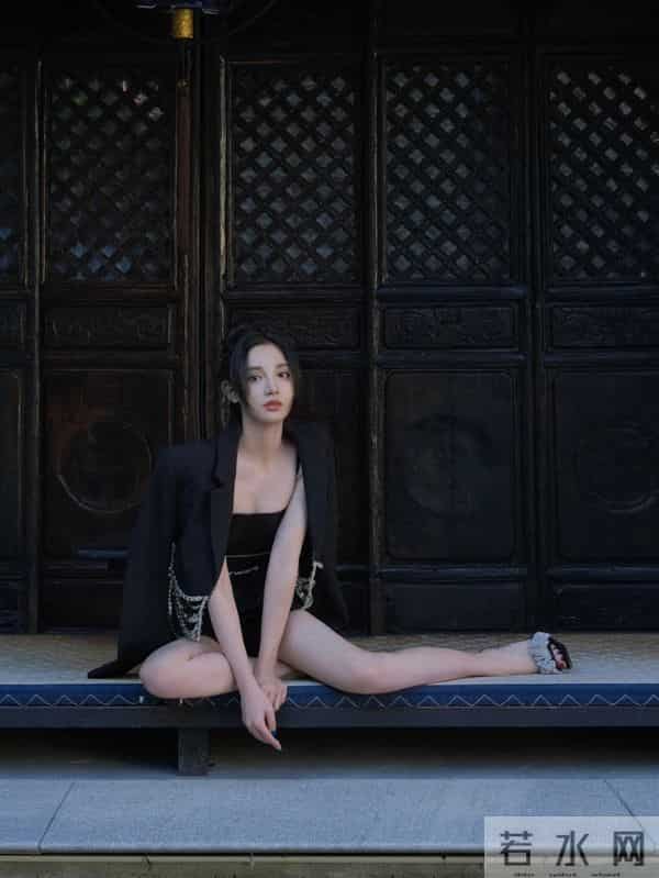 彭小苒——玲珑身材，性感女神