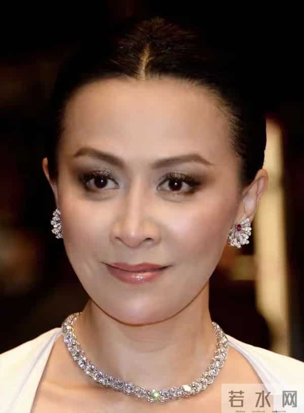 “不老女神”都是假的？60岁刘嘉玲生图，可以打败95％的女人