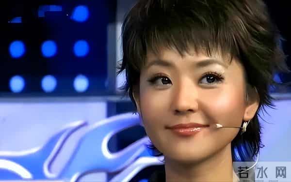 央视著名主持人与大8岁领导闪婚,婚后分居多年,她过得幸福吗?