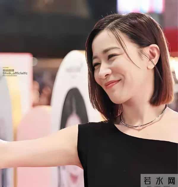 许绍雄临终最放心不下的不是别人，是5岁丧父、至今未婚的佘诗曼