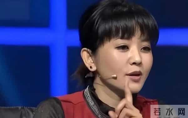 央视著名主持人与大8岁领导闪婚,婚后分居多年,她过得幸福吗?