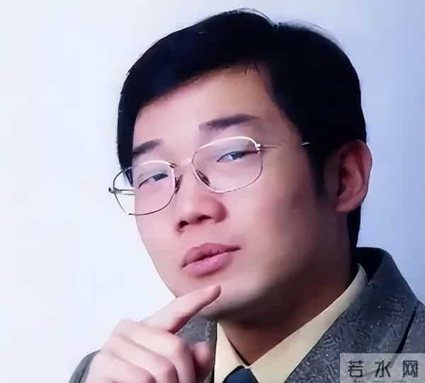 16年前，他把黄家驹念成黄家“狗”，自以为幽默，却意外断送前程