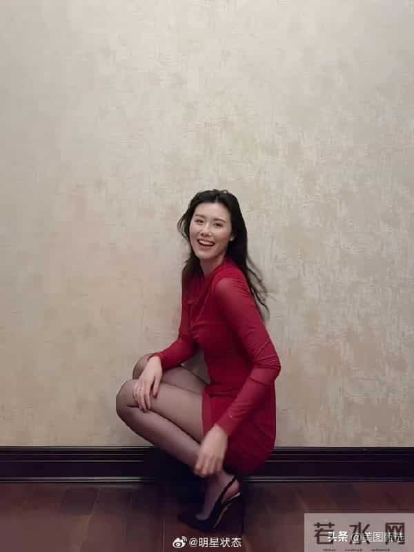 刘湘，红裙黑丝，味道好浓郁