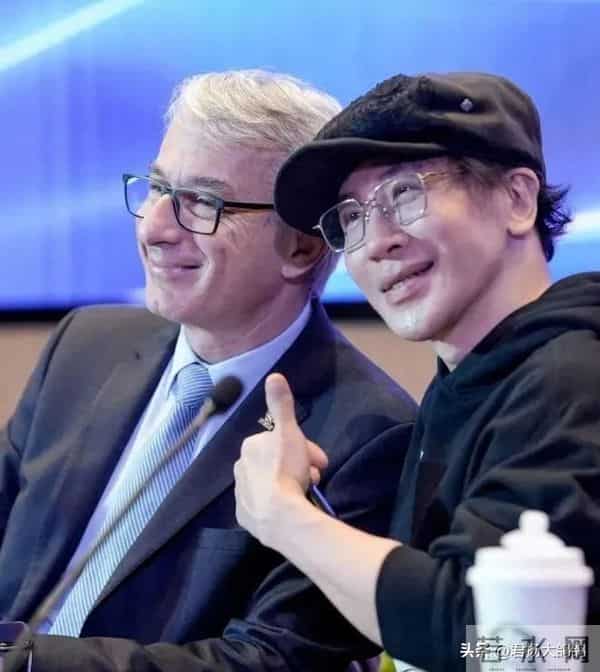 49岁刘谦再次见证奇迹：抗癌一年，戒掉不良嗜好，憔悴到认不出