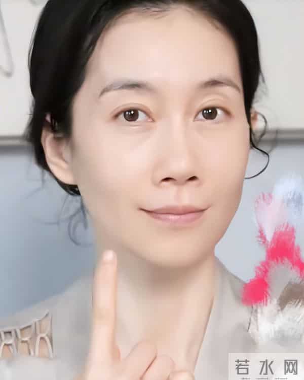 演员温峥嵘同时“现身”多个直播间，刘涛、张柏芝、舒淇、戚薇等站台，粉丝：一天举报18个