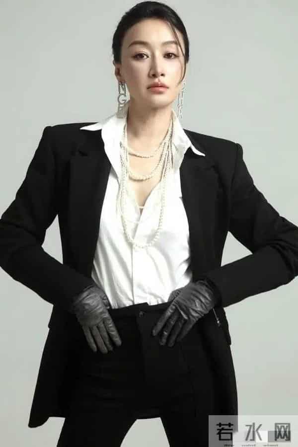 赵子琪，顶级熟女，侯局长的性感女上司