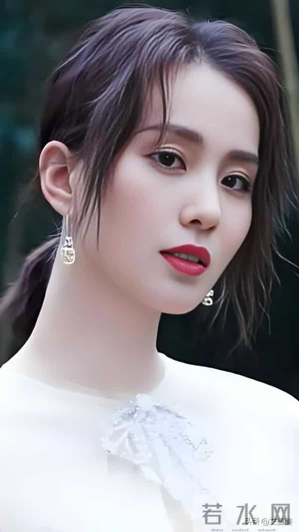 刘诗诗1987年3月出生于北京市 内地影视女演员 丈夫吴奇隆