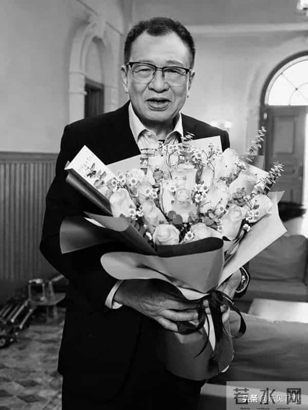 许绍雄追悼会确定!家属呼吁亲友,别送花篮直接给钱,目的太感人