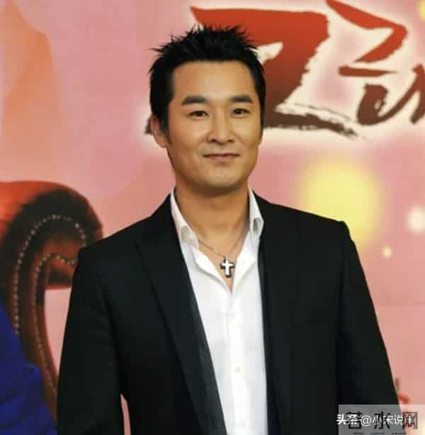 韩国男星自曝为前任女友买车，最终却没娶成，偶遇小17岁现任妻子