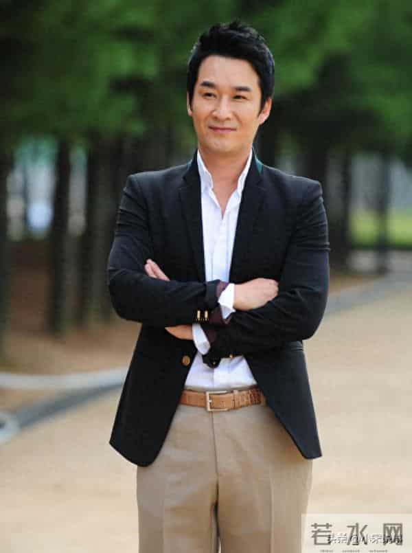 韩国男星自曝为前任女友买车，最终却没娶成，偶遇小17岁现任妻子