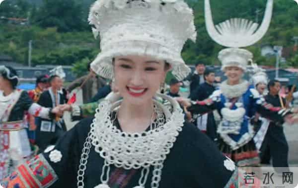 乌蒙深处开播即王炸：总裁归乡追前任，老爹吹牛皮，前女友遇危机