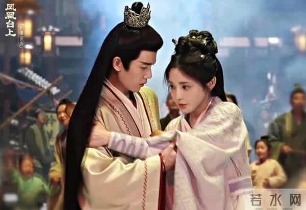 表情木讷、强行装嫩，《凤凰台上》这“戏混子”，成全剧最大败笔