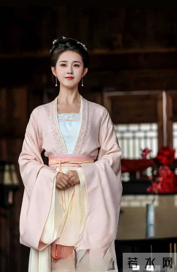 郭宇欣又惊艳了!新剧演“泼辣女”出圈,谁说只有满腹赘肉才真实